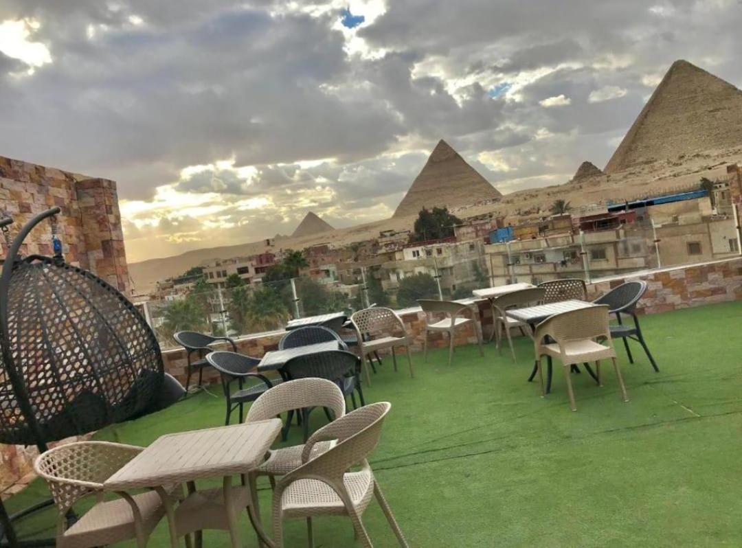Hotel Pyramids New